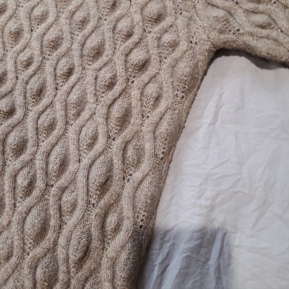 Sweet Romeo Womens SZ Sm. Bobble Knit textured Taupe‎ crew neck sweater soft - Picture 10 of 11